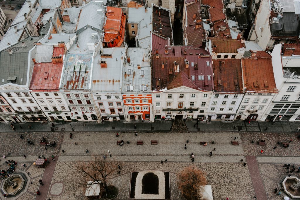 Львів для туристів цікаві місця куди піти що подивитися чим зайнятися оглядові майданчики