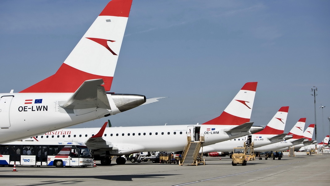 Три європейські авіакомпанії скасували усі рейси