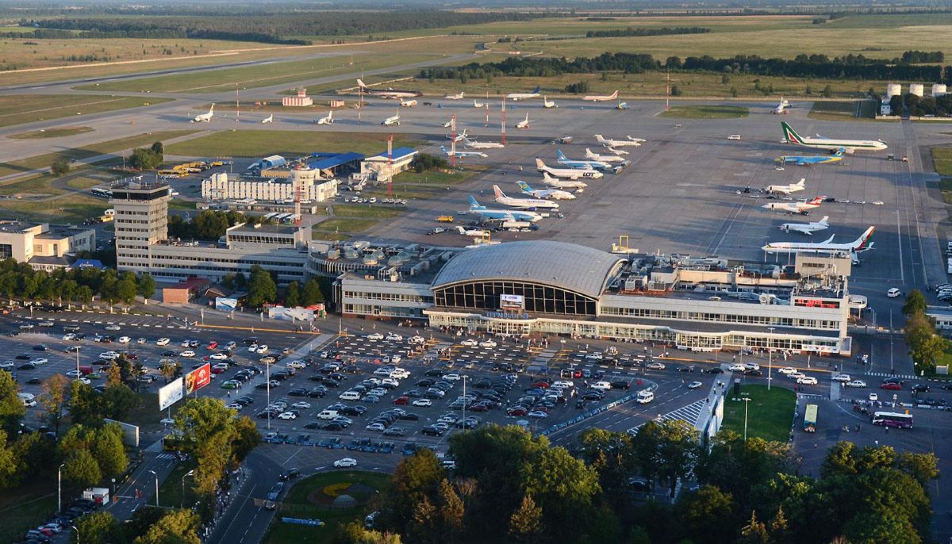 Від завтра в Україні працюватиме лише один аеропорт