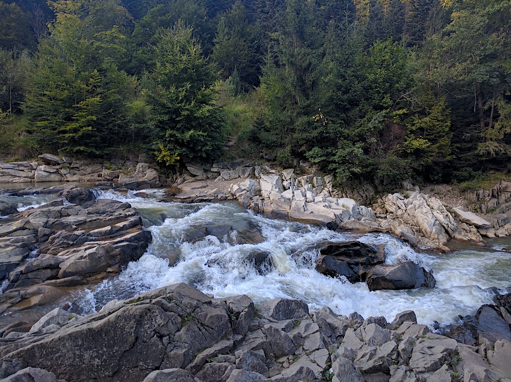 Село Вигода, карпатський трамвай, Мізунські водоспади