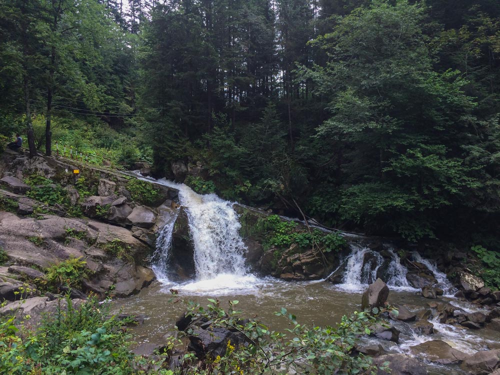 Водоспад Кам'янка та Мертве (Журавлине) озеро
