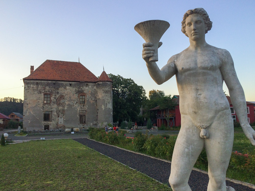 Чинадіївський замок (Замок Сент-Міклош), смт. Чинадійово