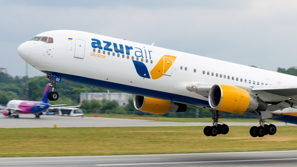 Azur Air отримала дозвіл відкрити рейси до популярних курортів з міст України