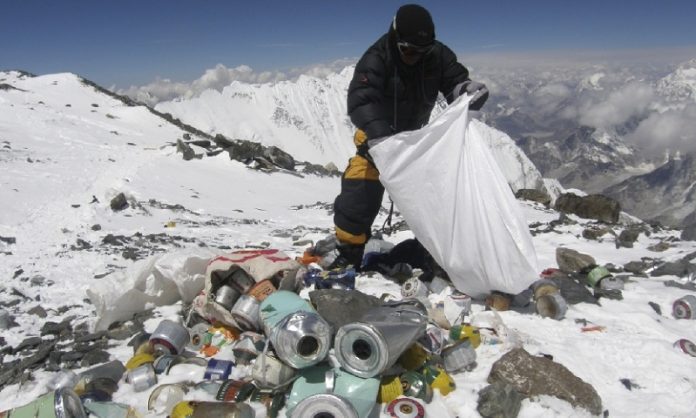 Зі сміття на Евересті створять артоб'єкт