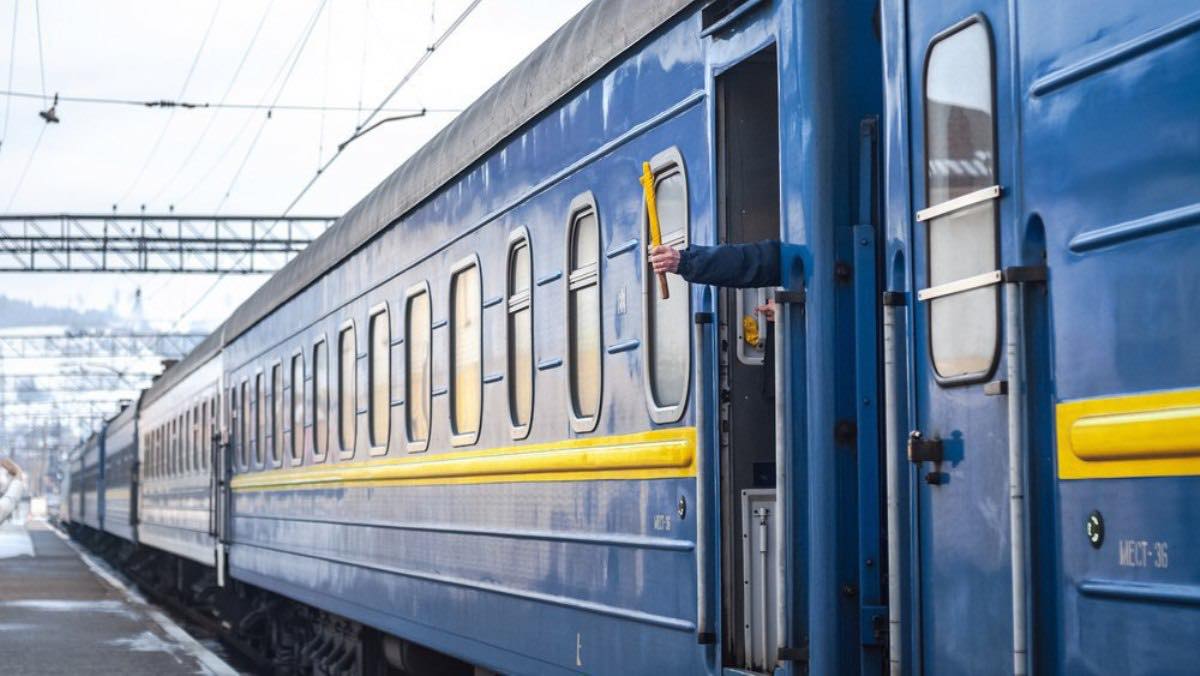 "УЗ" призначила 8 додаткових поїздів до 8 березня
