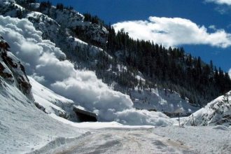 Рятувальники попереджають про відлигу в Карпатах: можливі сходження лавин