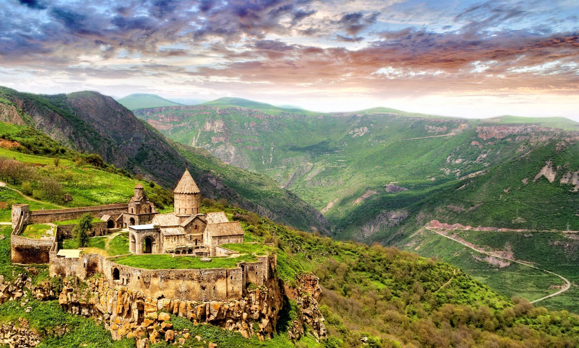 Вірменія скасувала ПЛР-тести для вакцинованих мандрівників