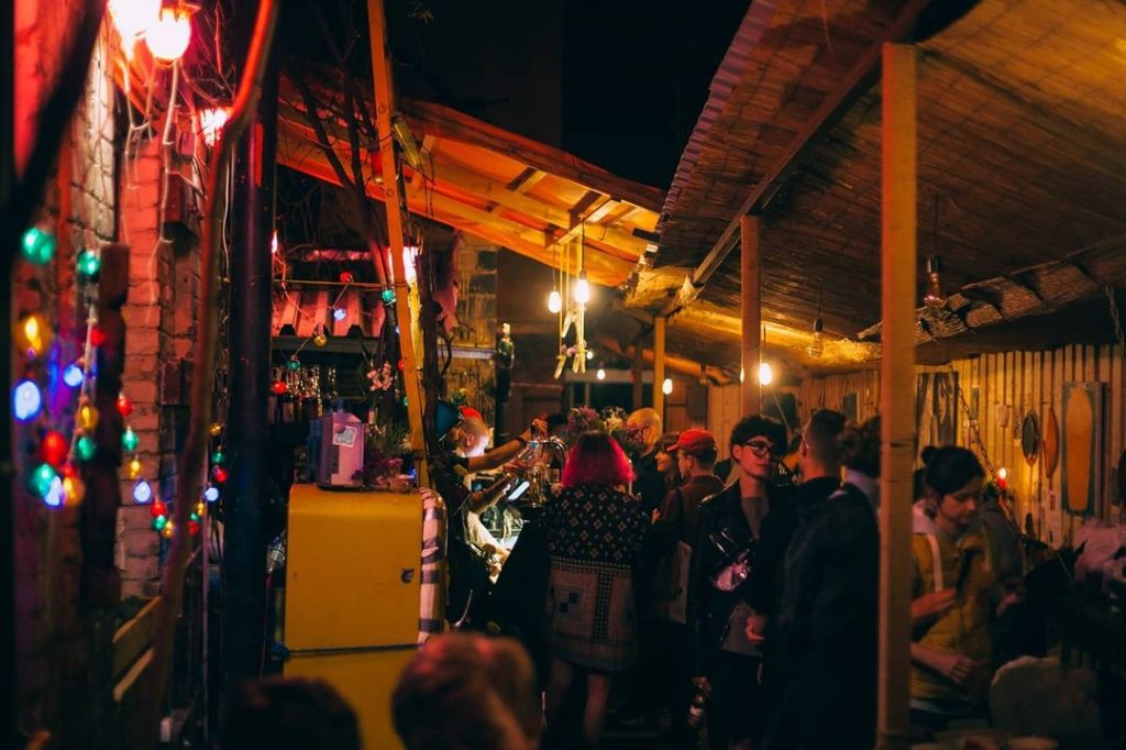 бари києва куди піти вечірки