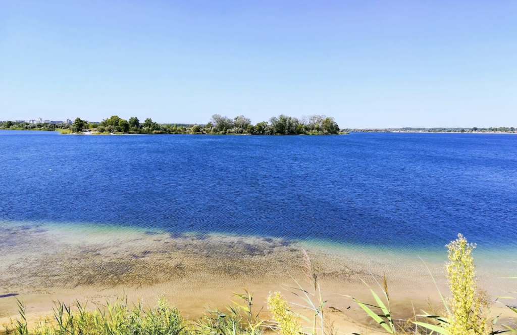 голубі блакитні озера з голубою водою україна елізаветівка