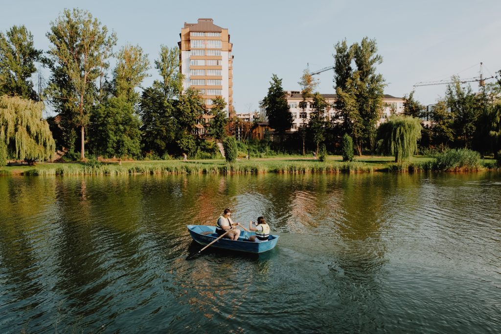 міське озеро в івано-франкіську куди піти чим зайнятися