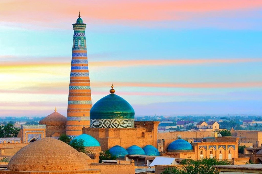 Узбекистан спростив в'їзд для вакцинованих туристів