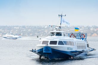 В Києві запустили водні екскурсії на "Ракеті" для всіх охочих