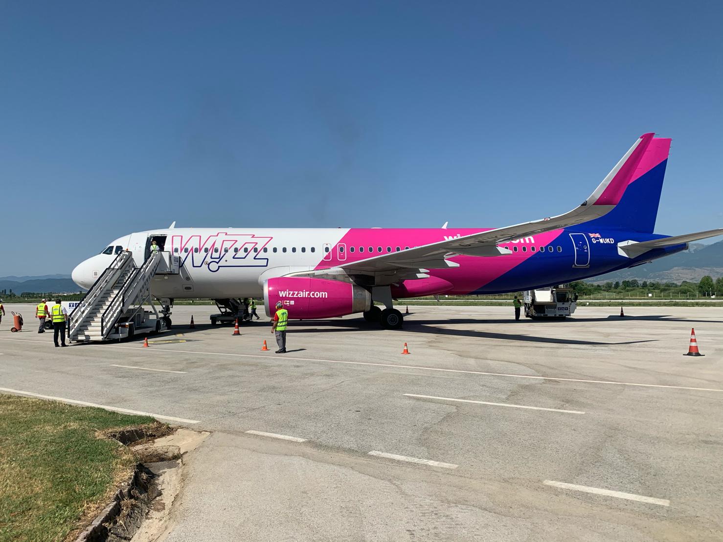 Розпродаж Wizz Air: рейси з України - від €8