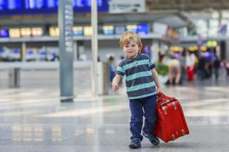 В Україні спростили виїзд дітей за кордон на відпочинок