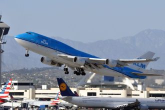 Lufthansa та KLM обмежили продаж всіх квитків, крім найдорожчих