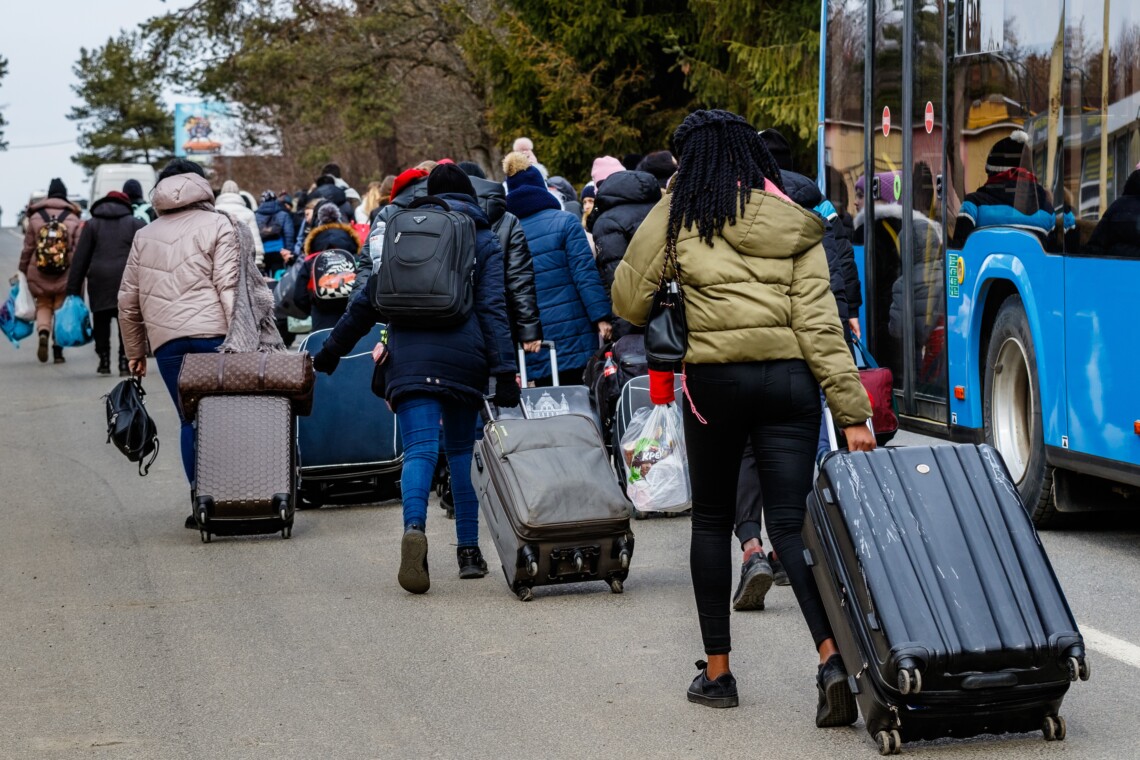 Біженці в країнах Балтії зможуть безкоштовно повернутись в Україну