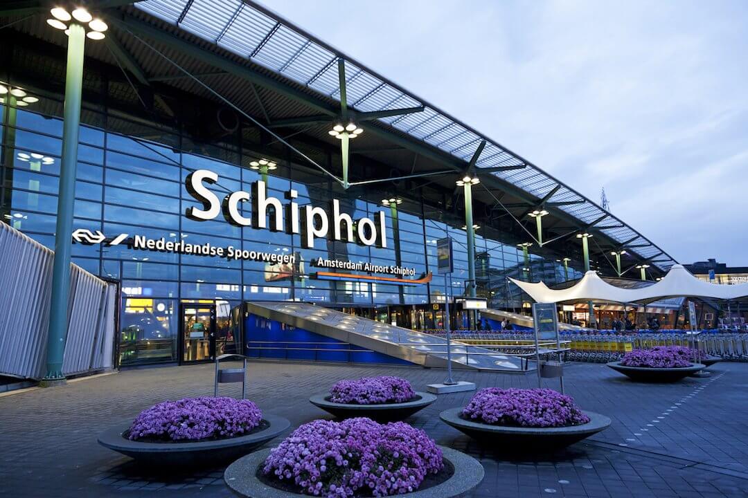 Аеропорт Амстердама обіцяє компенсацію за пропущені рейси