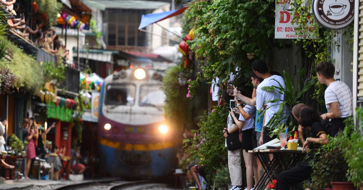 У В'єтнамі закрили відому туристичну вулицю-колію