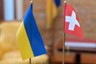 Швейцарія продовжила особливий статус українців ще на рік
