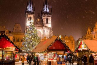 У Празі вперше після пандемії відкрився різдвяний ярмарок
