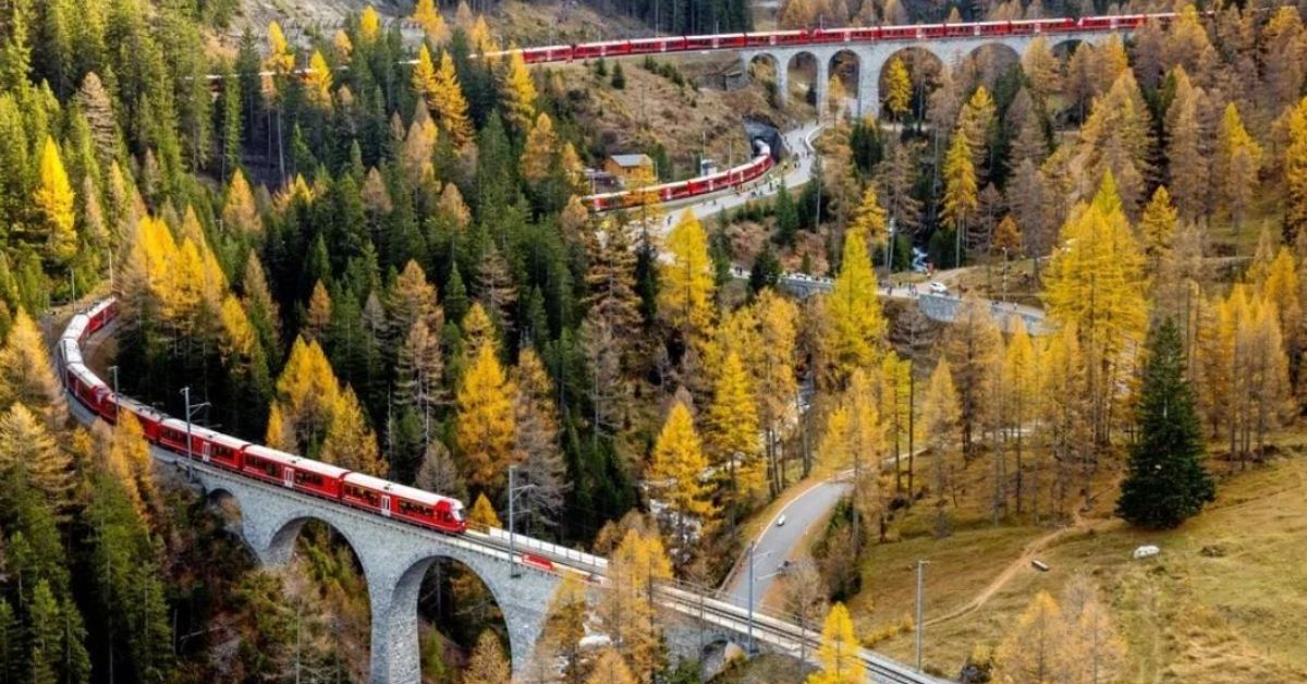 У Швейцарії запустили найдовший пасажирський поїзд у світі