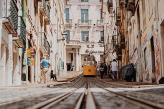 Португалія припинить видачу "золотих віз" та обмежить оренду житла на Airbnb