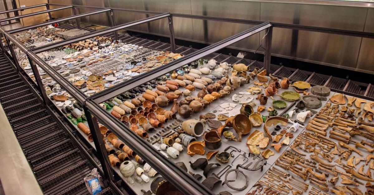 В Амстердамі під час будівництва метро знайшли десятки тисяч старовинних артефактів