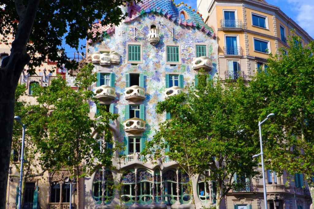 Будинок Батльо - куди піти в Барселоні