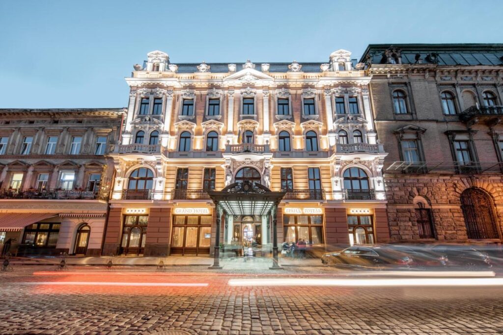 сучасні готелі львова високий рейтинг Grand Hotel Lviv Casino & Spa