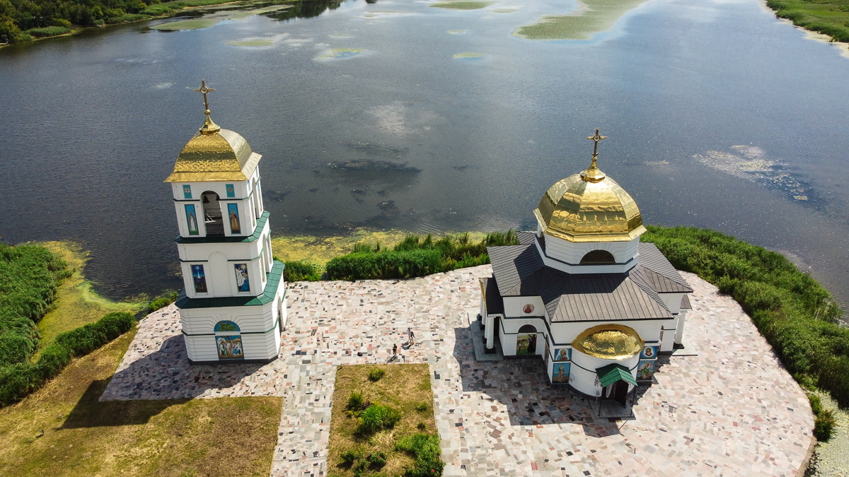 Церква у Ржищеві гусенці київська область