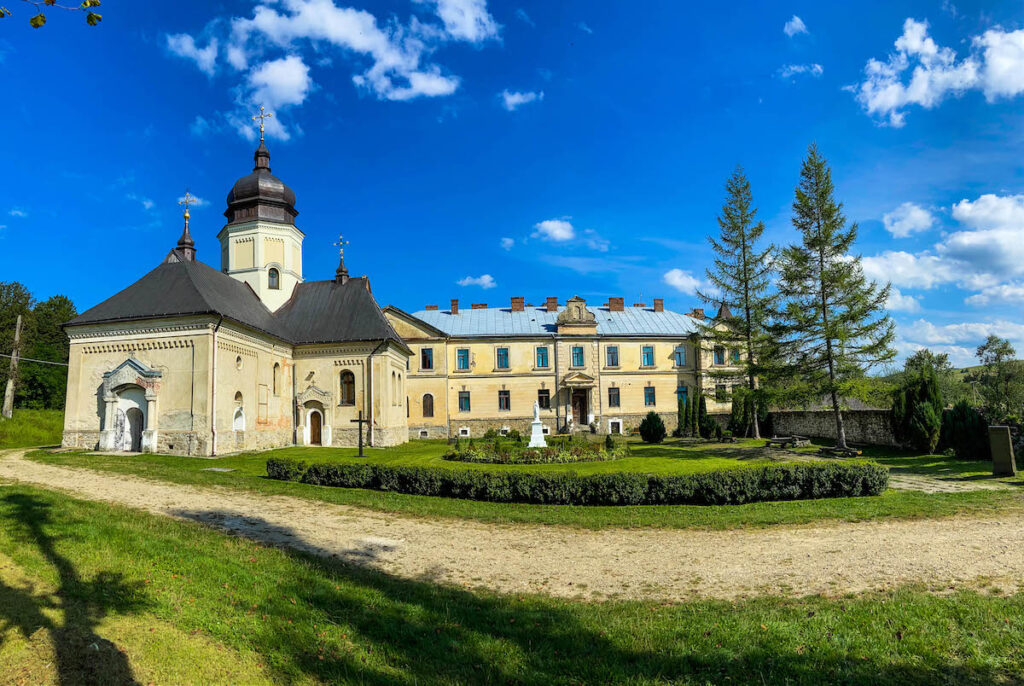 Лаврівський Святоонуфріївський монастир як доїхати