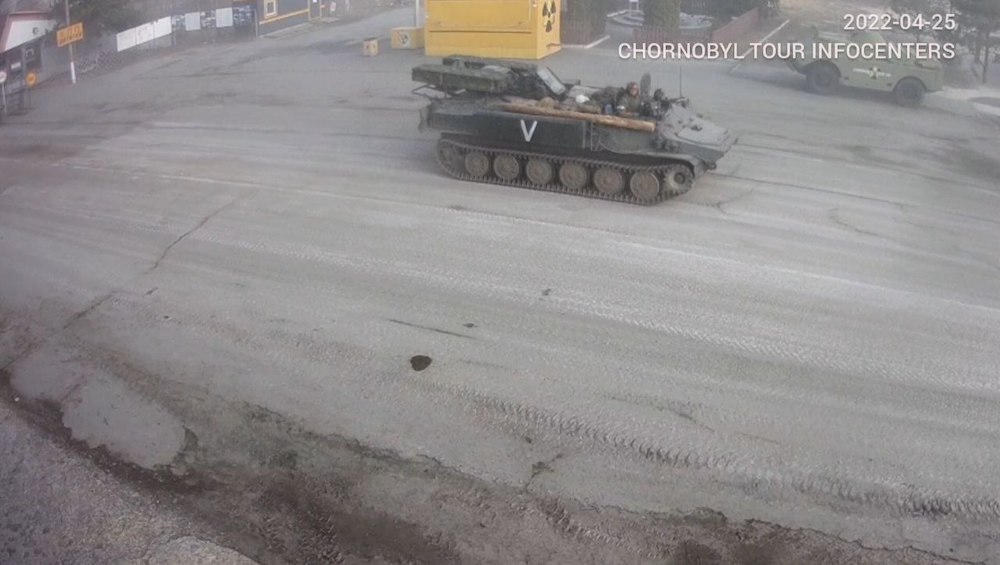Російська техніка в Чорнобильській зоні окупація