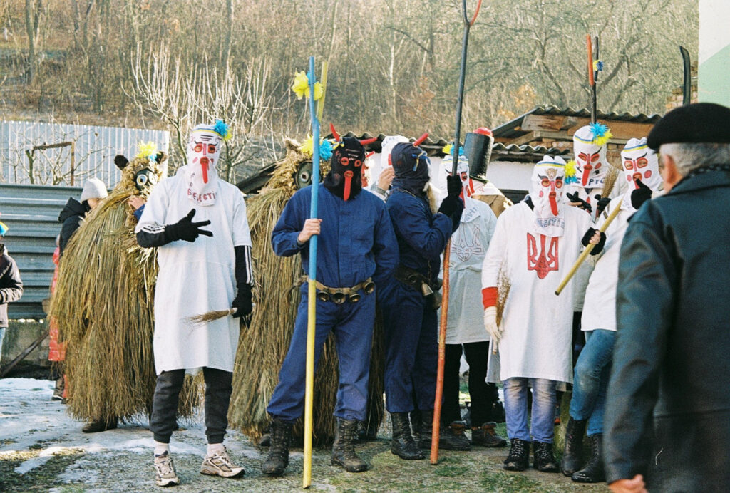 маланка в белелуї персонажі чорт жид ведмідь тардиції