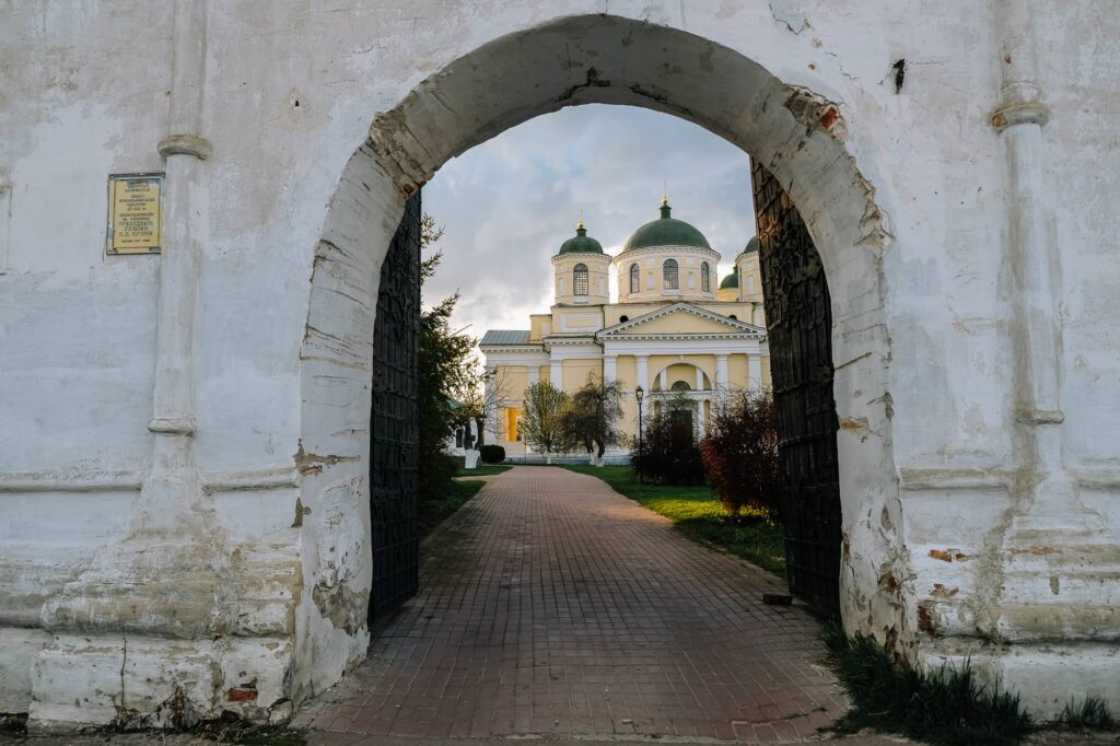 новгород-сіверський монастир вхід панорама 