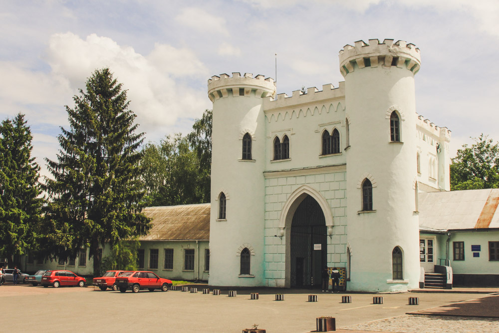 садиба лапухіних корсунь-шевченківський палац парк