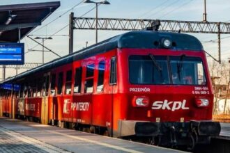 Польський залізничний перевізник планує виконувати рейси з Варшави до України