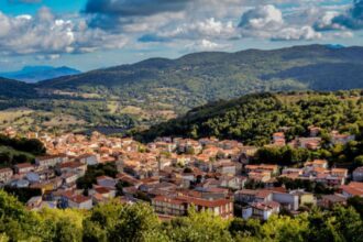 Італійське село пропонує оренду будинків за €1 для "цифрових кочівників"