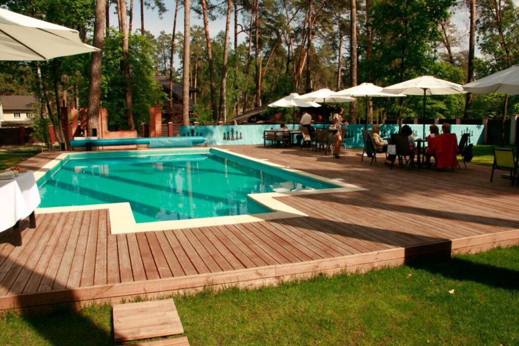 готелі з басейном в київській області Вікторія Парк Готель