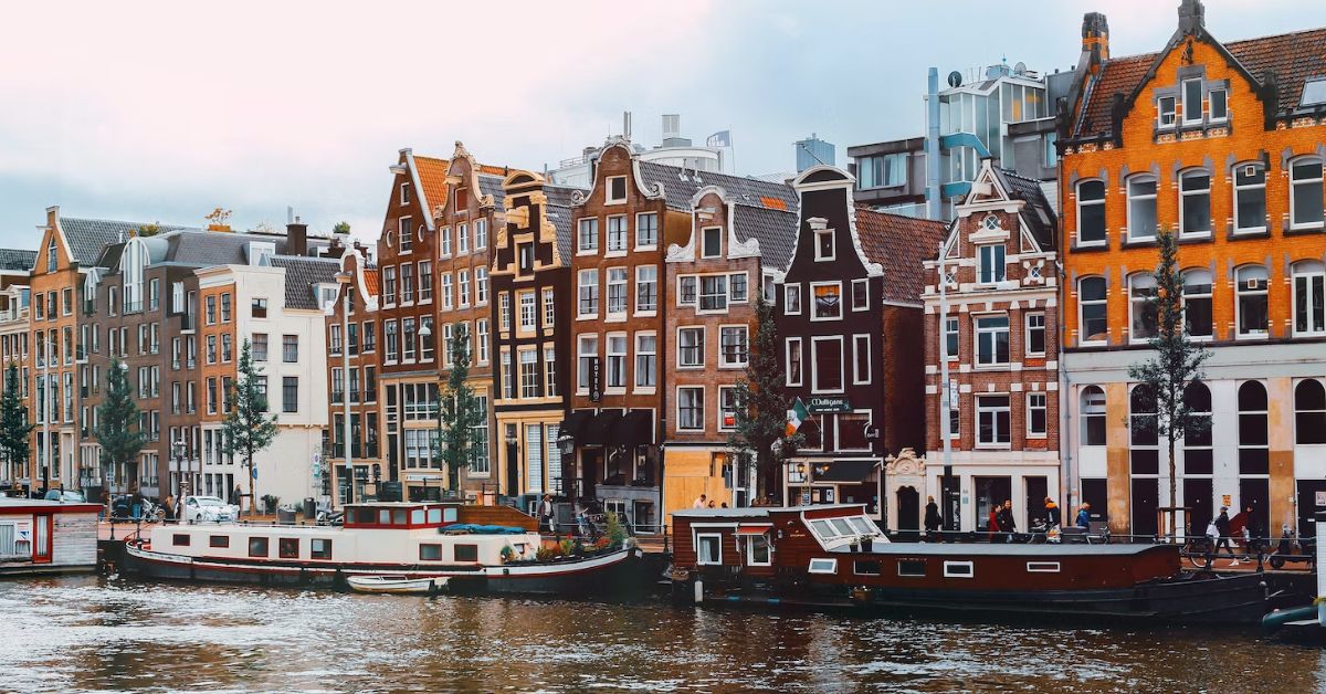 Круїзним лайнерам заборонили заходити в центр Амстердама