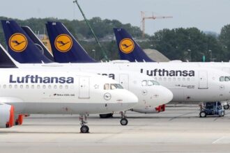 Lufthansa вимагає компенсацію від екоактивістів, через яких скасували десятки рейсів