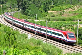 Португалія вводить єдиний місячний проїзний на регіональні поїзди за €49