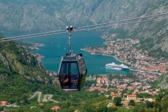 У Чорногорії відкрили мальовничу канатну дорогу Котор - Ловчен