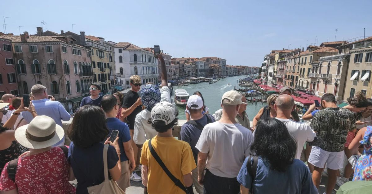 Венеція наступного року вводить плату за вхід з туристів, які приїжджають на один день