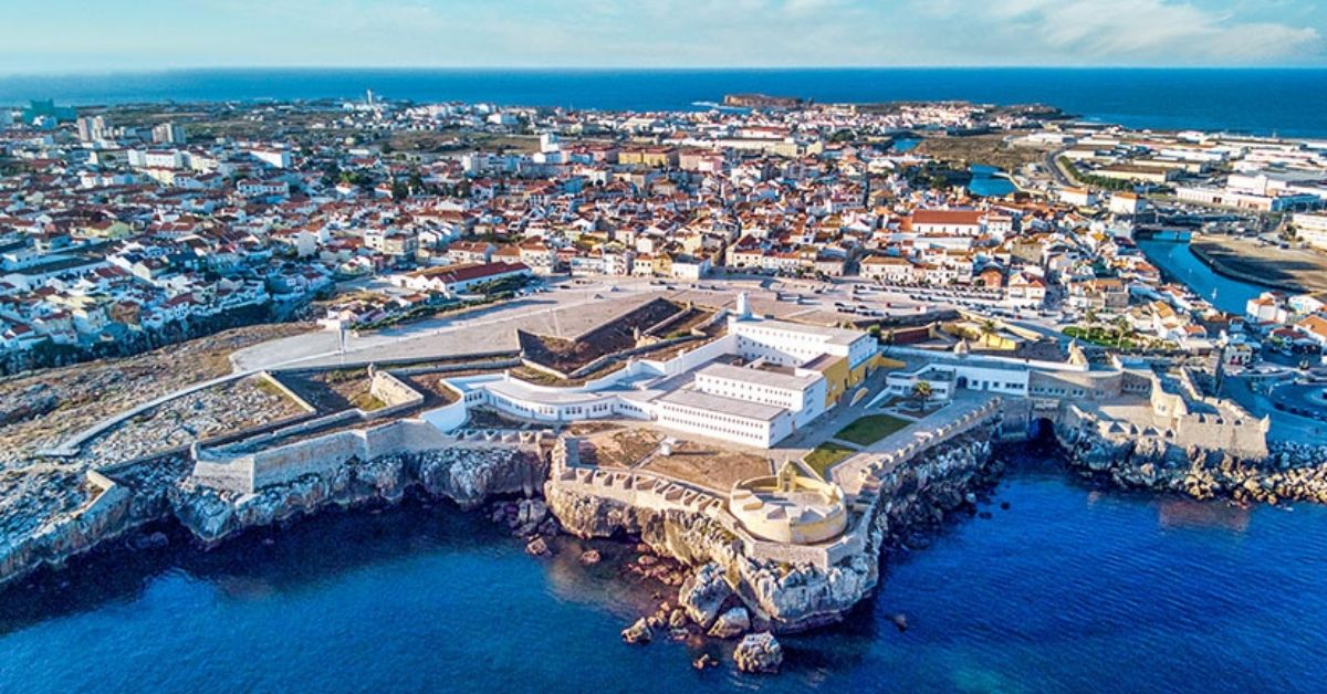 Португальське курортне місто вводить туристичний податок