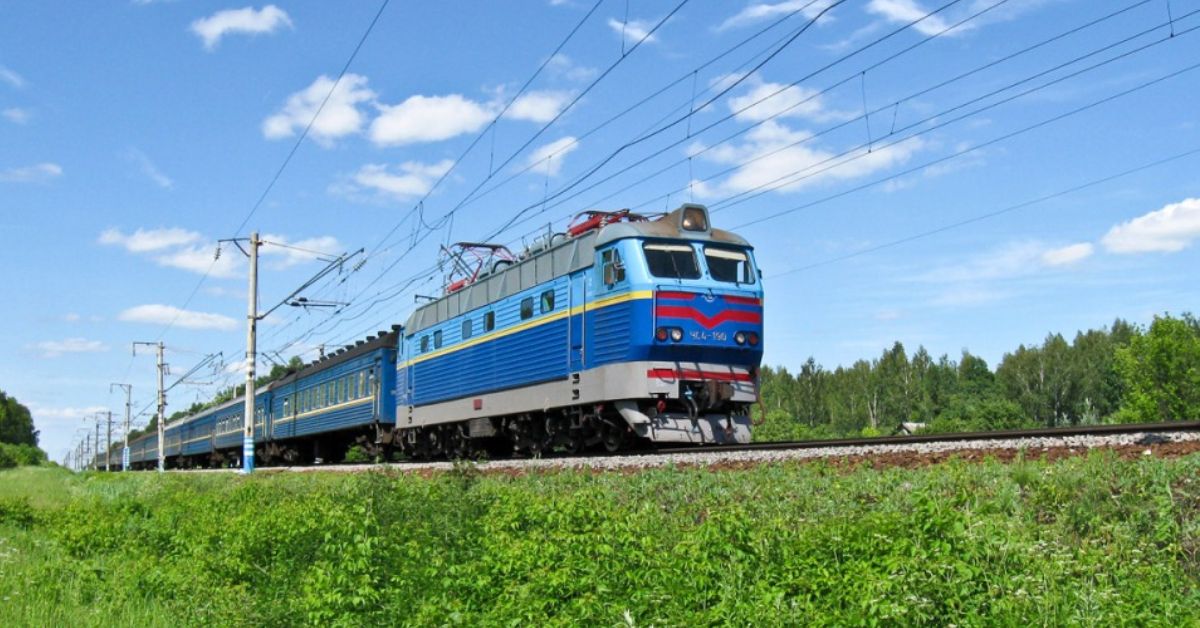 Ремонтні роботи на ділянках до Делятина та Ворохти: змінено рух низки поїздів до Карпат
