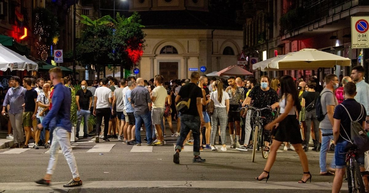 У популярному районі Мілана заборонили продавати їжу та напої у нічний час