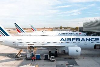 У січні та лютому в паризьких аеропортах скасують тисячі рейсів через оновлення системи
