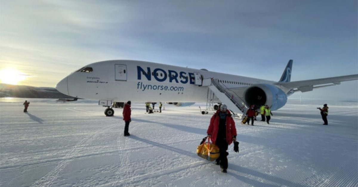 В Антарктиді вперше приземлився літак Boeing 787