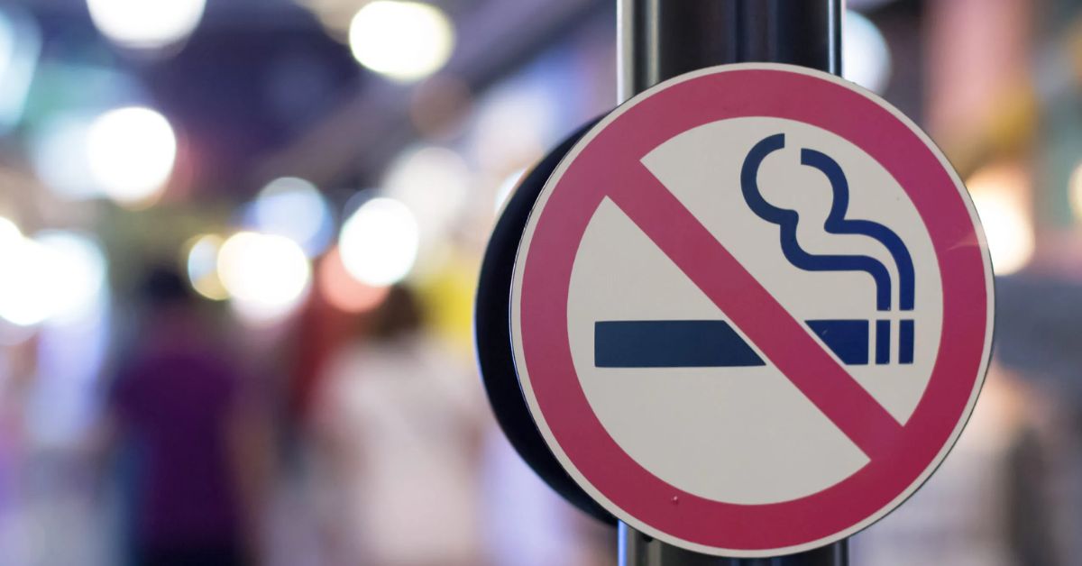Франція посилить заборону на куріння в громадських місцях