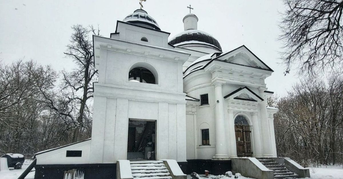 Жителі села на Чернігівщині самотужки відновлюють церкву XIX ст.